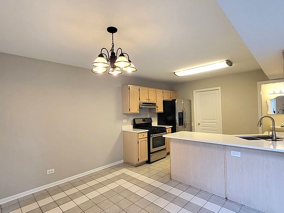 5th image of 366 Monarch Birch Ct