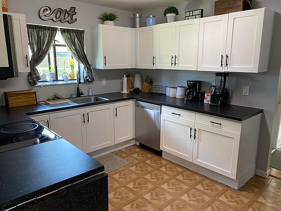 5th image of 214 Meadows Dr