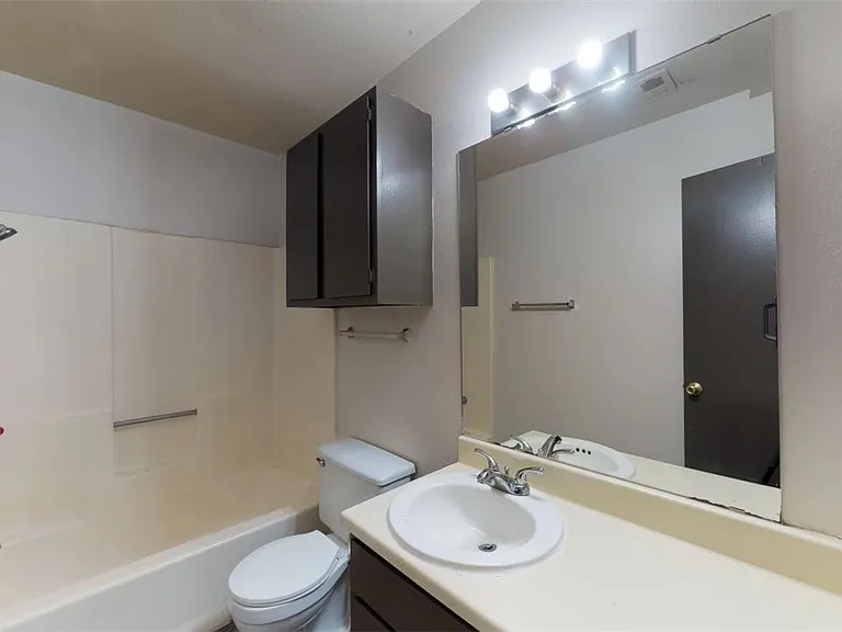725 Peppertree Dr #11 — Photo 12