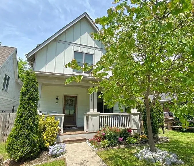 1111 Straightway Ave — Photo 1