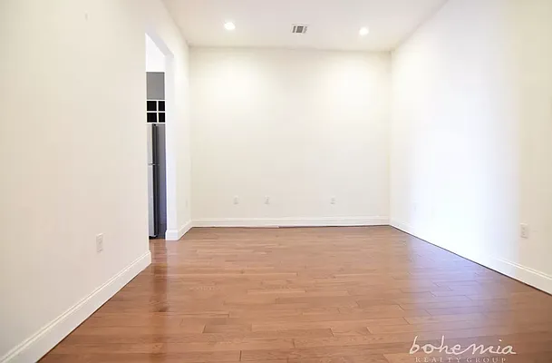 Rented by Bohemia Realty Group | media 17