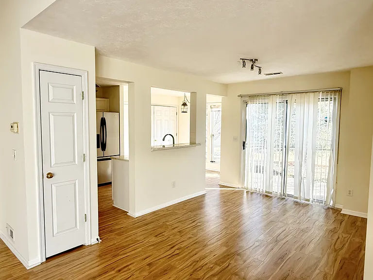 4345 Towneside Ct — Photo 6