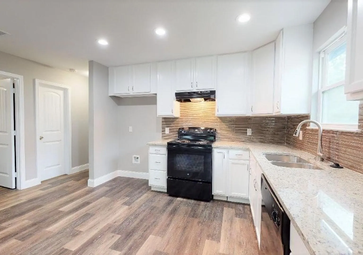4202 Caddo — Photo 4