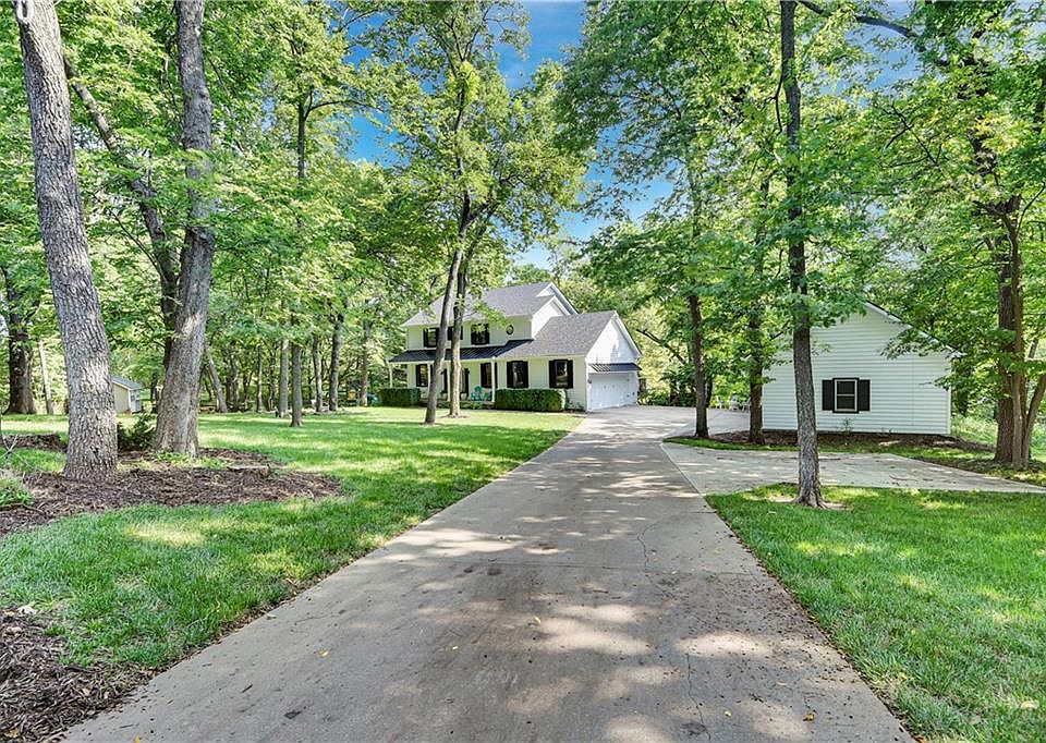 3692 W 179th Ter, Stilwell, KS 66085 Zillow