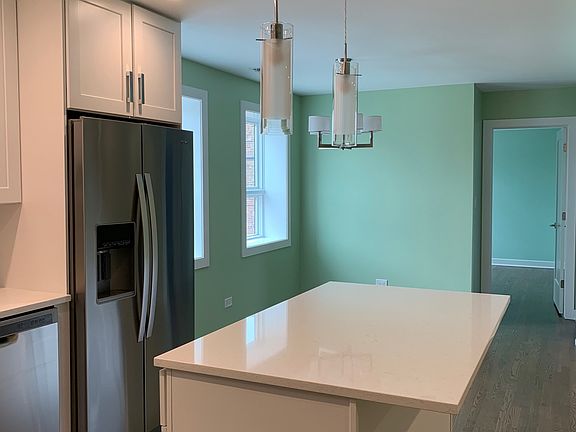 4th image of 3806 N Cicero Ave #2R