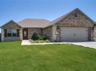 1251 Arkansas Ln, Prairie Grove, AR 72753