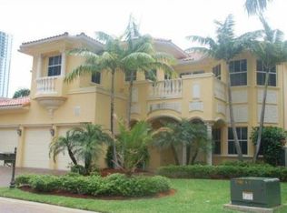 800 Beacon Ct, Hollywood, FL 33019