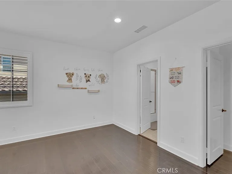 510 E Viewcrest Dr — Photo 46