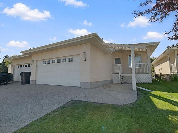 2nd image of 9 Deer Park Dr S #2