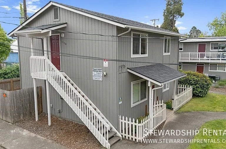 1154 Grant Aly — Photo 1