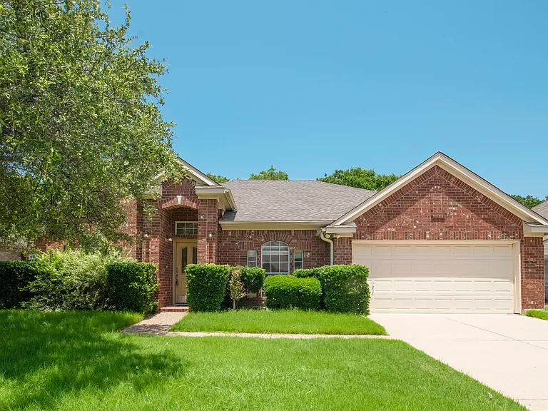 9906 Madison Dr — Photo 2