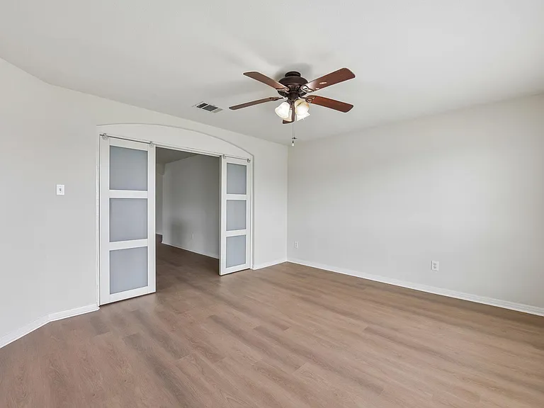 11809 Dunfries Ln — Photo 24