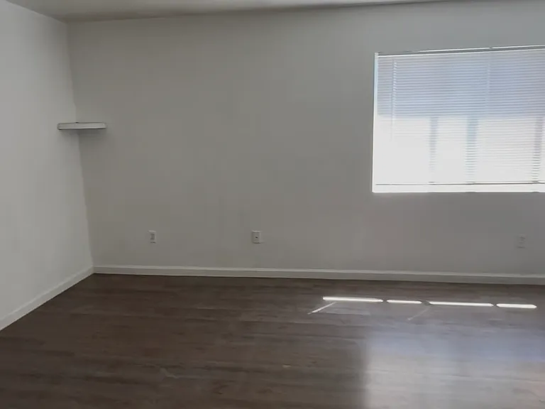 1050 Scott St #2 — Photo 9