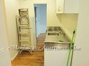 5th image of 1 W 44th St