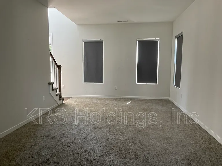 1333 Reservoir Ave — Photo 4