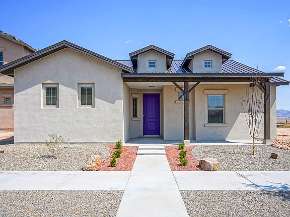 Front Exterior - Pilsner Mesa Del Sol