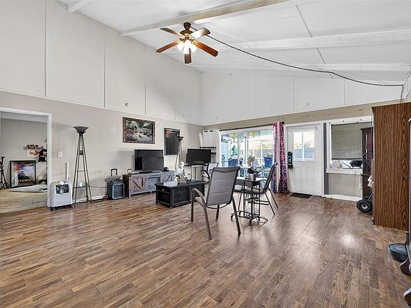 4th image of 3010 Shepherd Rd