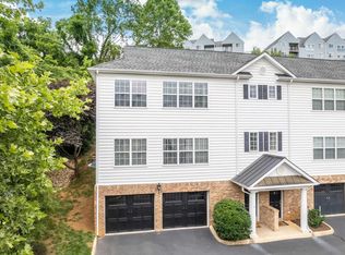 373 Quarry Rd, Charlottesville, VA 22902