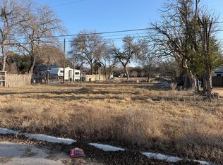 1222 5th St N, Kerrville, TX 78028