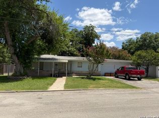 739 W Merriweather St, New Braunfels, TX 78130
