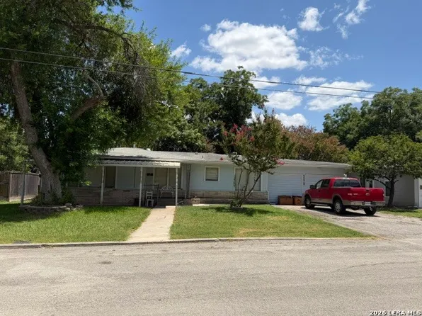 739 W MERRIWEATHER ST, New Braunfels, TX 78130