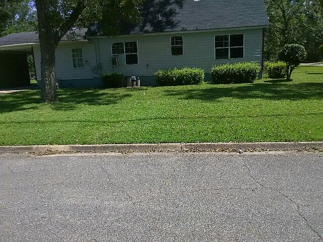 2nd image of 601 Windsor Ct
