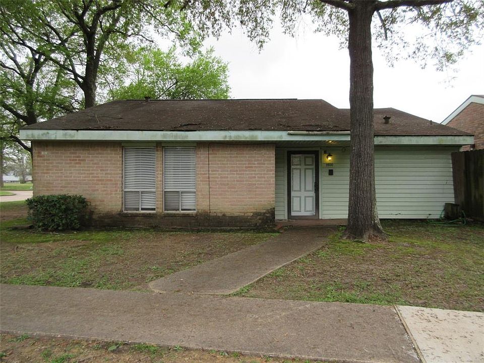 1st image of 4800 Oak Hollow St