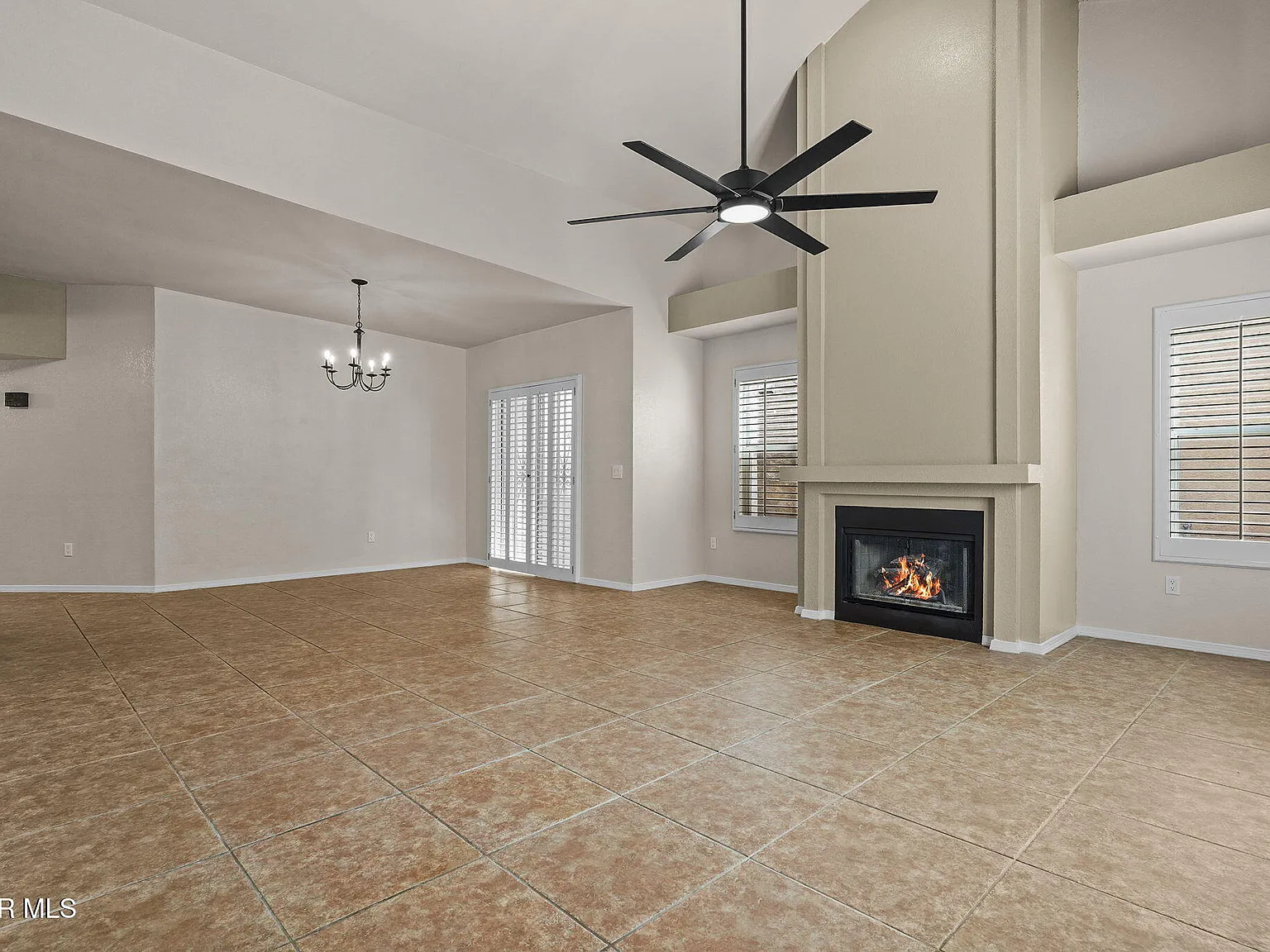 2 bed, 2.0 bath, 1367 sqft, $1,750 — Photo 3