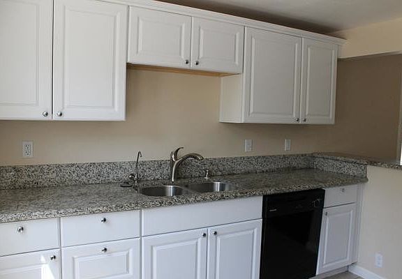 4th image of 276 2nd Ave #A