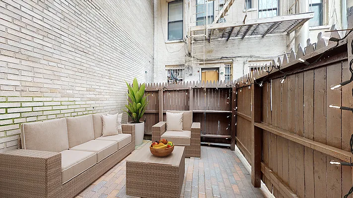 Rented by Bond New York | media 7