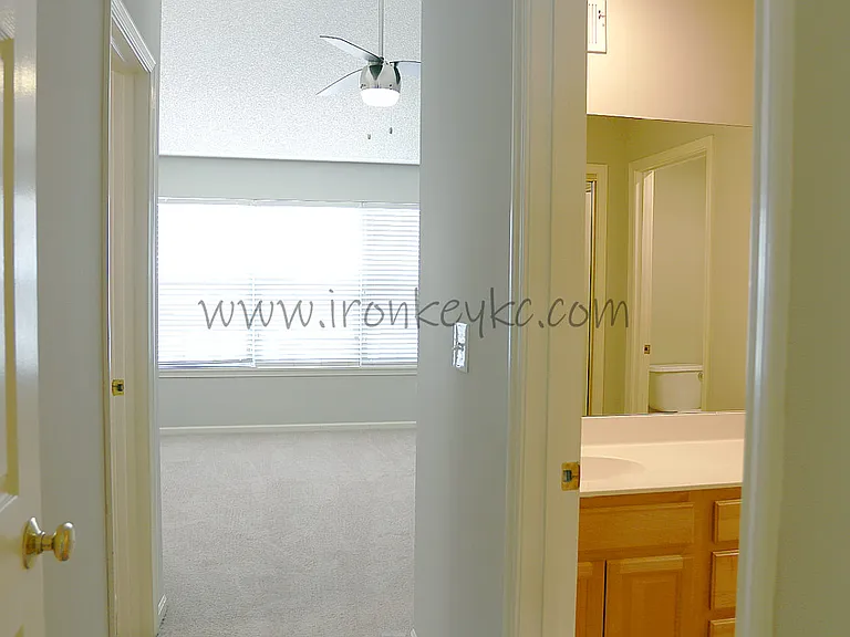 9221 Boehm Dr — Photo 15