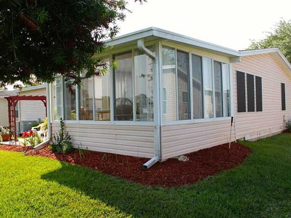 2nd image of 4417 Tierra Verde Pl