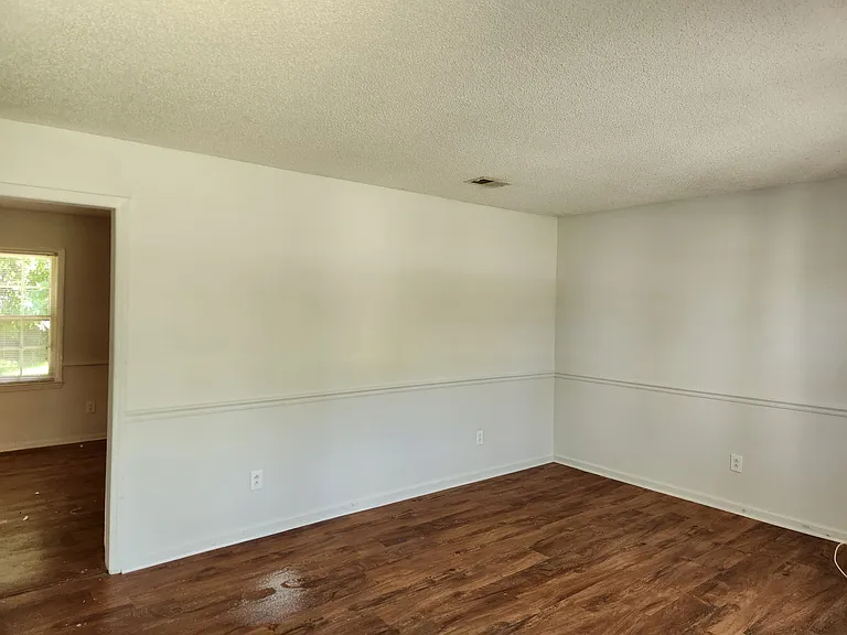 4634 Manchester Dr — Photo 6