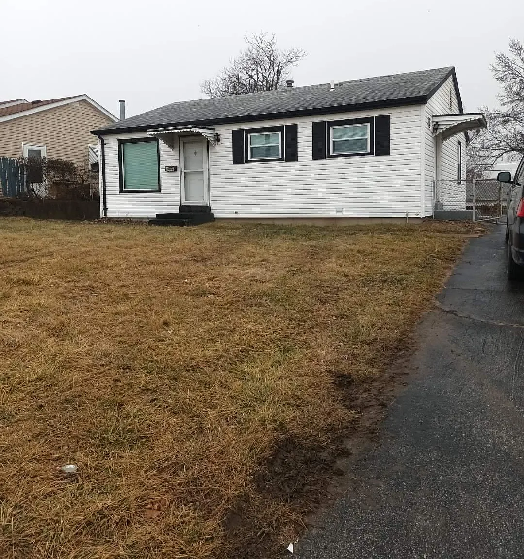 3 bed, 1014 sqft, $1,575 — Photo 1