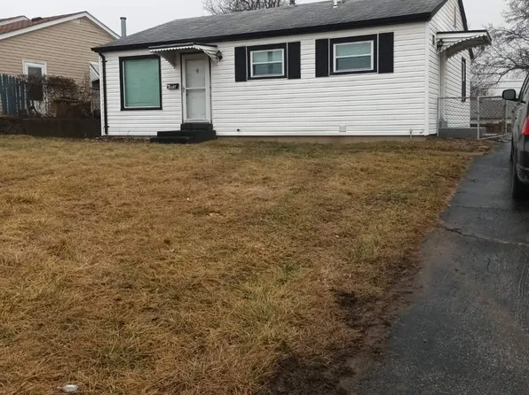 2666 Creve Coeur Mill Rd, Maryland Heights, MO 63043