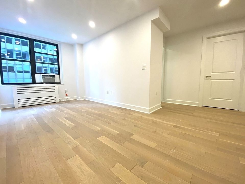 1st image of 160 E 48th St APT 10K