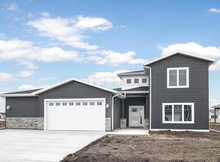 1121 44th Ave S, Moorhead, MN