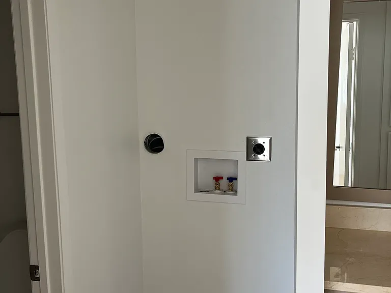 Villa Woods Apartments — Photo 38