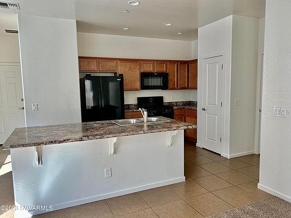 4th image of 1735 Manzanita Drive