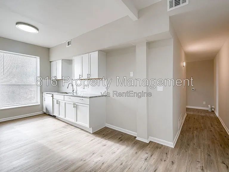 301 Benton Blvd #4 — Photo 6