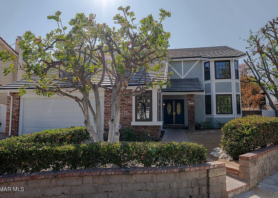 1st image of 271 Fox Hills Dr