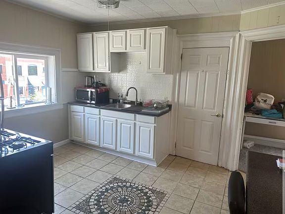 2nd image of 22 Tremaine Ave Floor 2