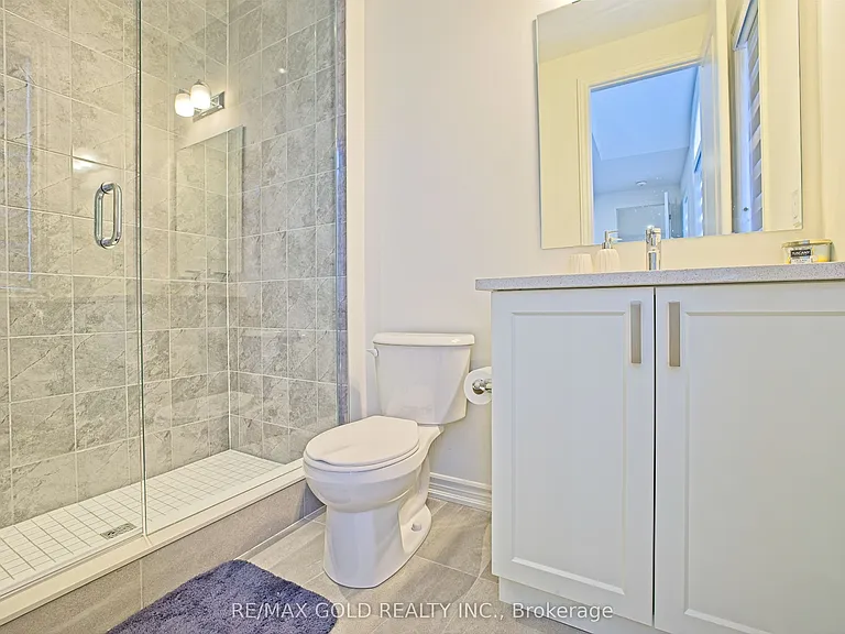 19 Marigold Blvd — Photo 31