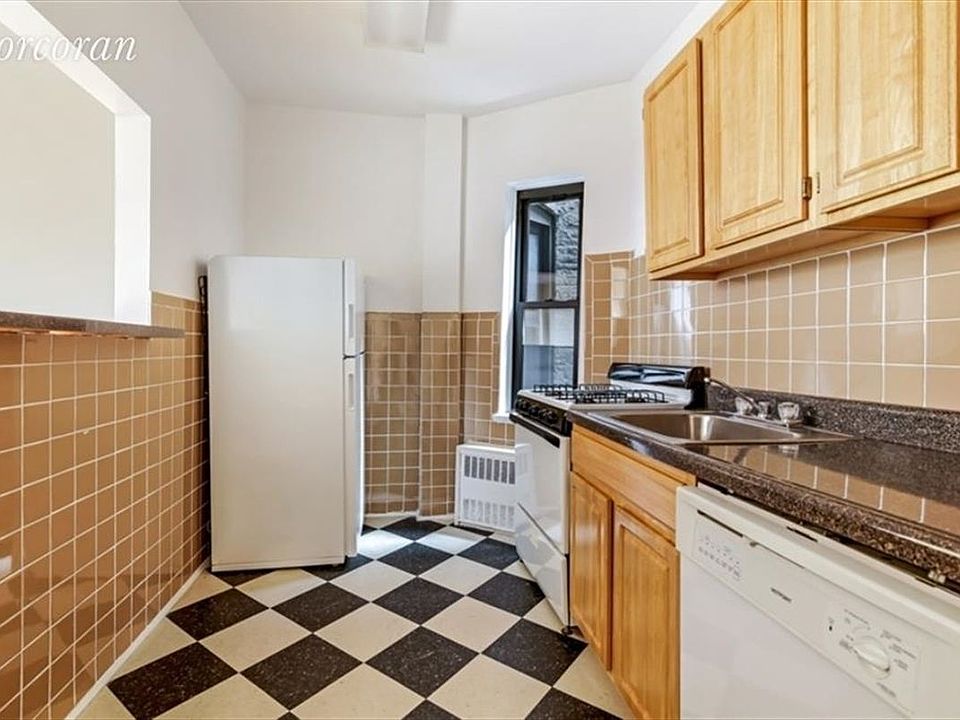 2nd image of 216 6th Ave APT 2B