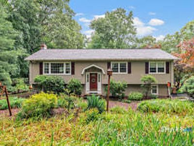 35 Nutmeg Lane, Shelton, CT, 06484