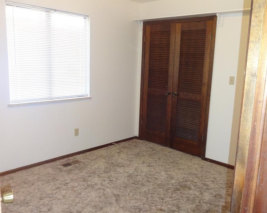 1st image of 522 Grand Valley Dr