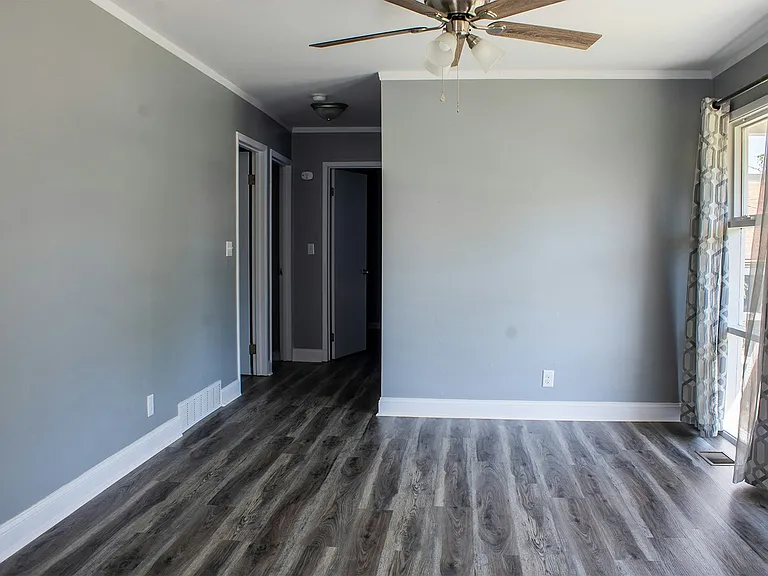1617 Crestmont Dr — Photo 8