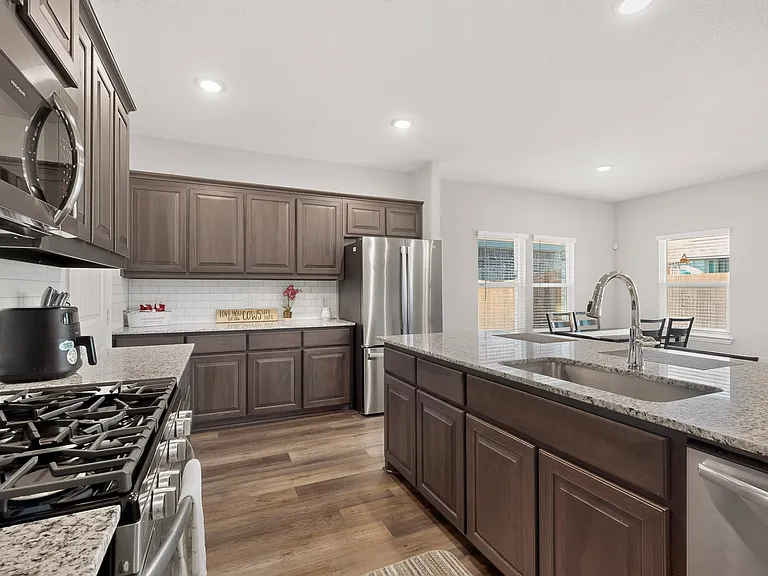 3531 Columbus St — Photo 12