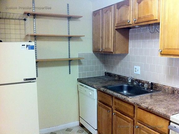 3rd image of 55 Elmwood Park APT 35