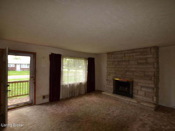 5th image of 2430 Woodmont Dr